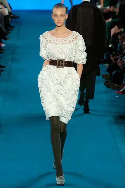 Look 11